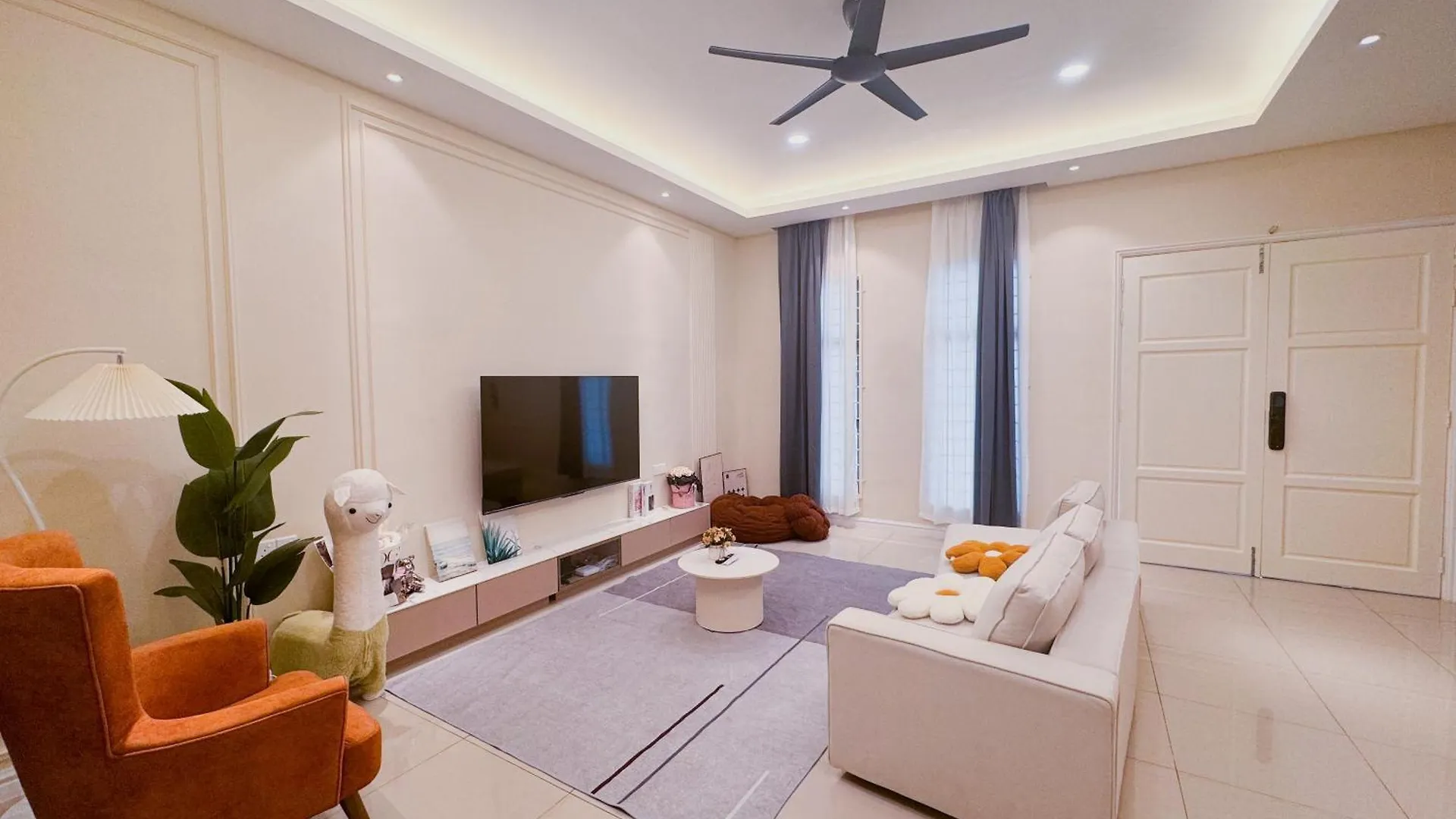 Brand New House With Karaoke Room Near To Jonker Netflix 18 Pax By Doraee Home Malacca Malajsie