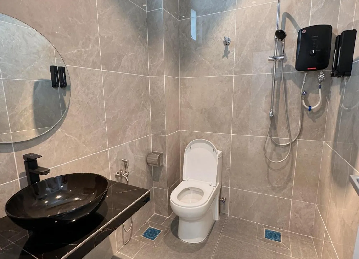 Brand New House With Karaoke Room Near To Jonker Netflix 18 Pax By Doraee Home Malacca 0*,