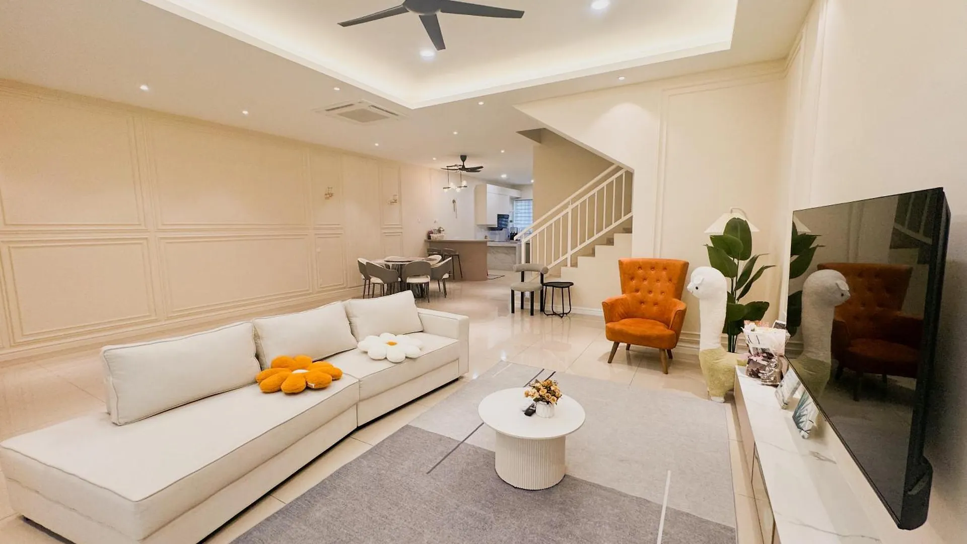 Brand New House With Karaoke Room Near To Jonker Netflix 18 Pax By Doraee Home Malacca
